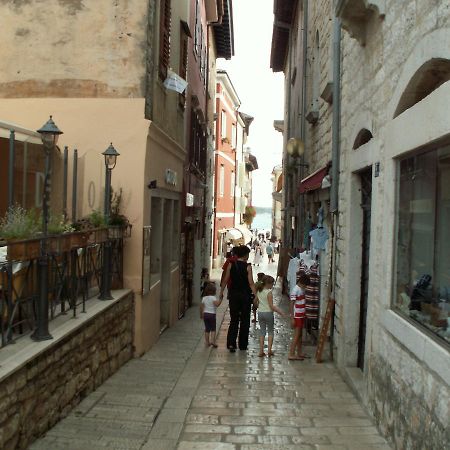Hostel Alma 2 Porec Bagian luar foto